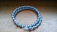 Bracelet avec perles de fantaisies bleues turquoises